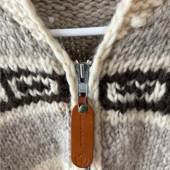 Canadian Sweater Company LTD Vintage Chunky Knit 100% wool sweater - Picture 4 of 10